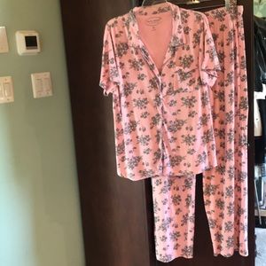 Kathy Ireland pajama set